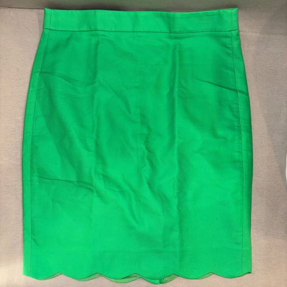 J. crew pencil skirt size 2 Kelly green scallop edge zip back